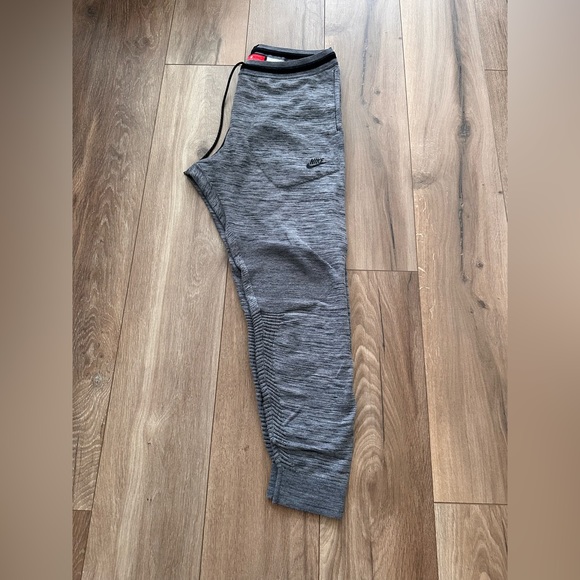Nike Men’s Tech Knit Joggers - Picture 4 of 5
